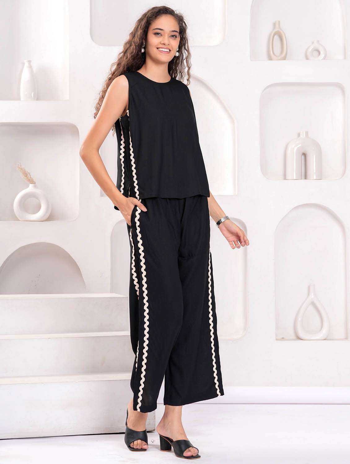 women solid top and trouser co-ord set - 22009464 -  Standard Image - 1