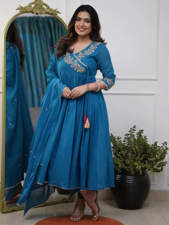 women embroidered three quarter sleeve kurta pant with dupatta set - 22009491 - Standard Image - 1