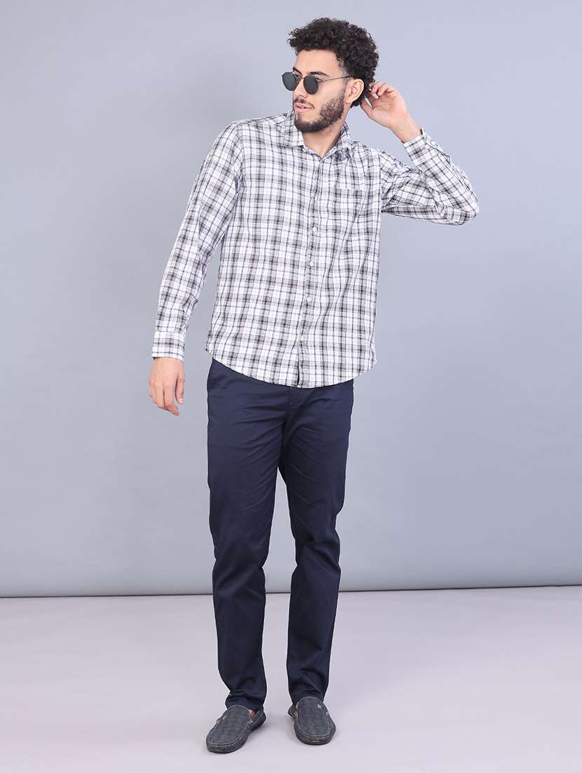 men solid mid rise slim fit chinos  - 22010667 -  Standard Image - 4