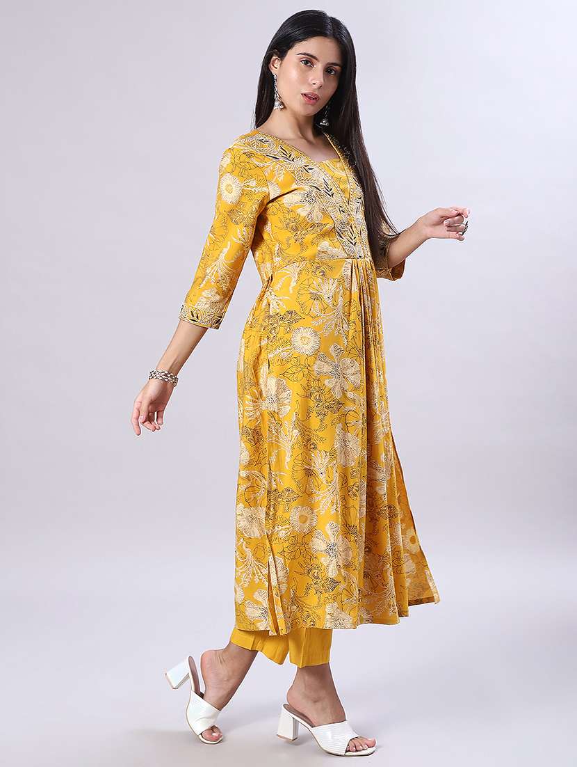 women printed three quarter sleeve kurta and pant set - 22011160 -  Standard Image - 1