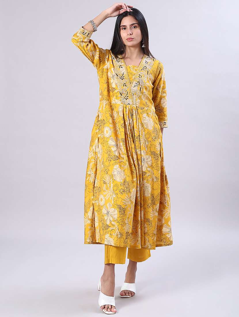 women printed three quarter sleeve kurta and pant set - 22011160 -  Standard Image - 4