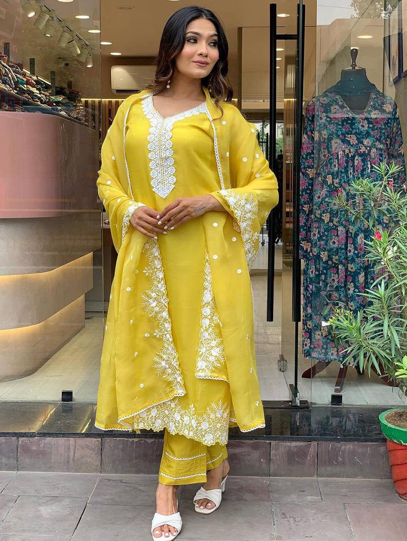 women embroidered three quarter sleeve kurta pant with dupatta set - 22011183 - Standard Image - 1