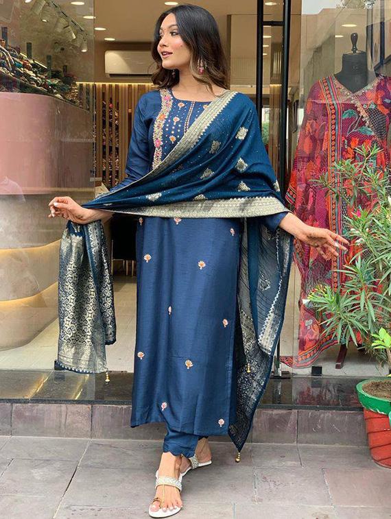 women embroidered three quarter sleeve kurta pant with dupatta set - 22011199 - Standard Image - 4