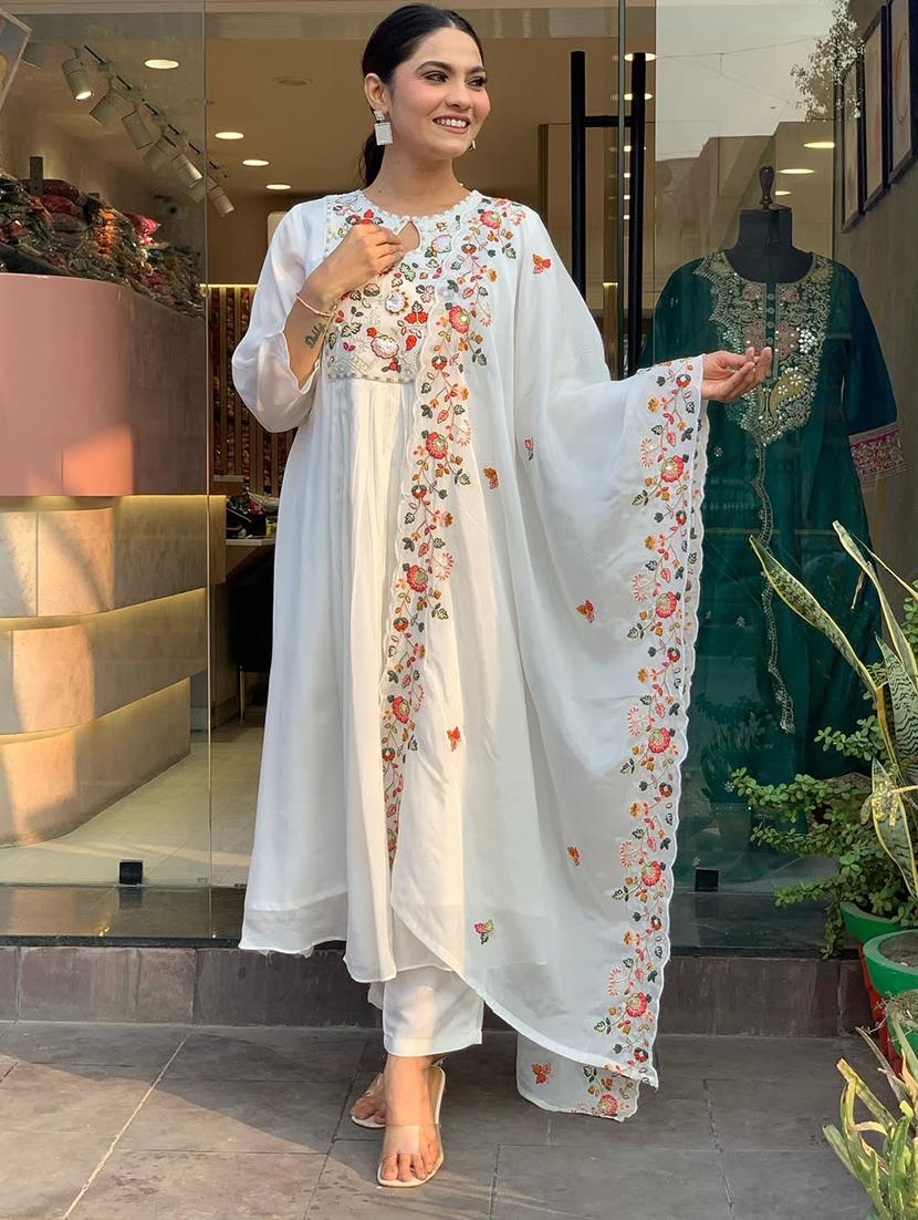 women embroidered three quarter sleeve kurta pant with dupatta set - 22011206 - Standard Image - 1