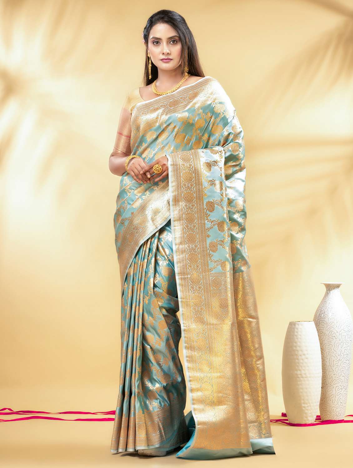 women self design banarasi saree with blouse