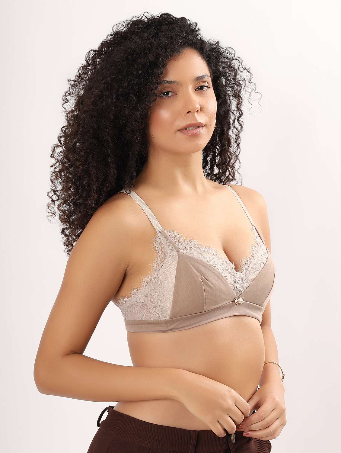 women color block lightly padded plunge bra - 22011384 -  Standard Image - 1