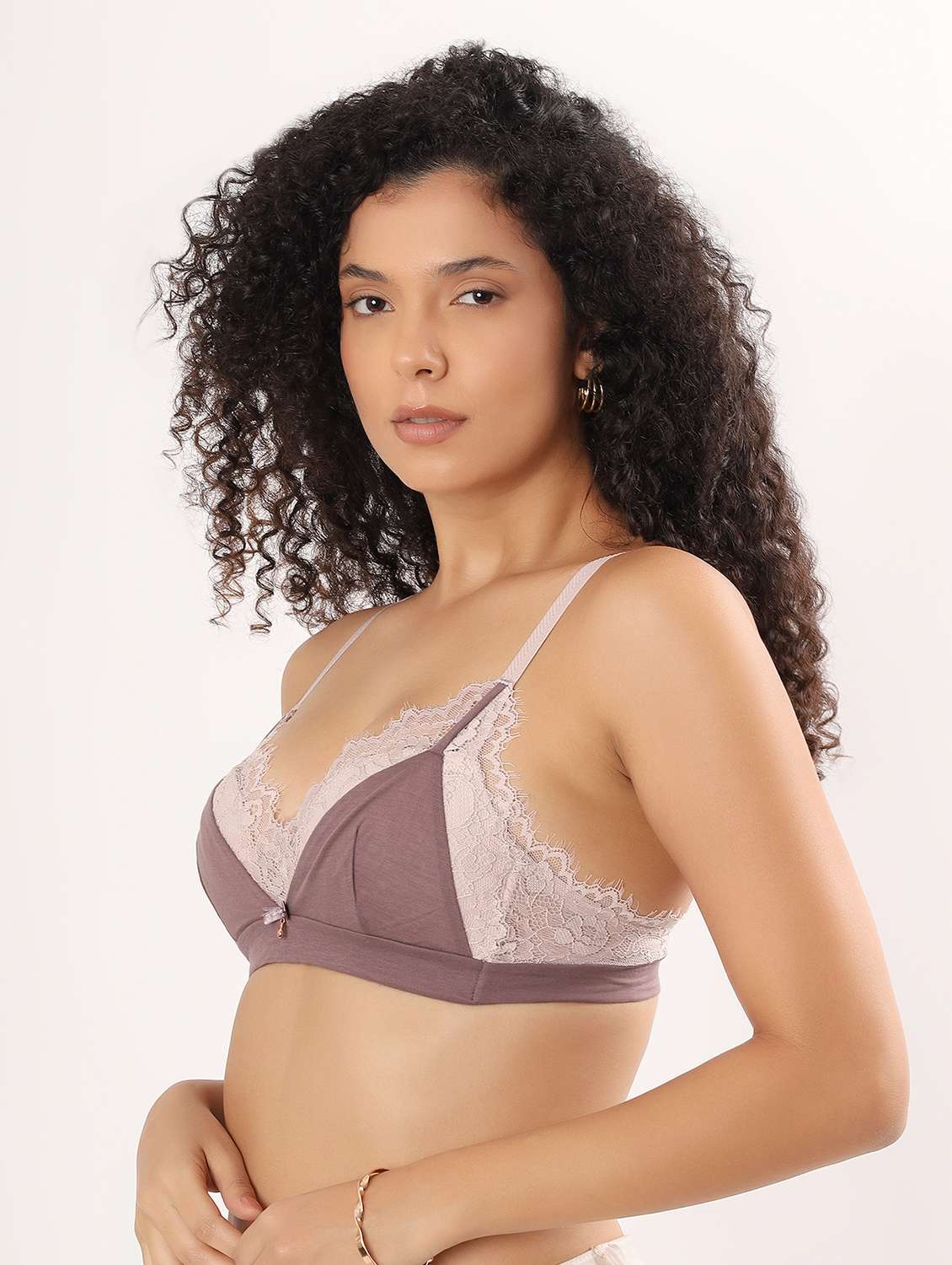 women solid lightly padded lace t-shirt bra - 22011385 -  Standard Image - 1