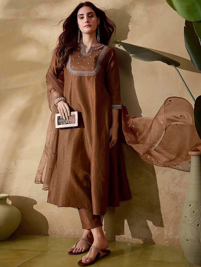 women embroidered three quarter sleeve kurta pant with dupatta set - 22011422 - Standard Image - 4