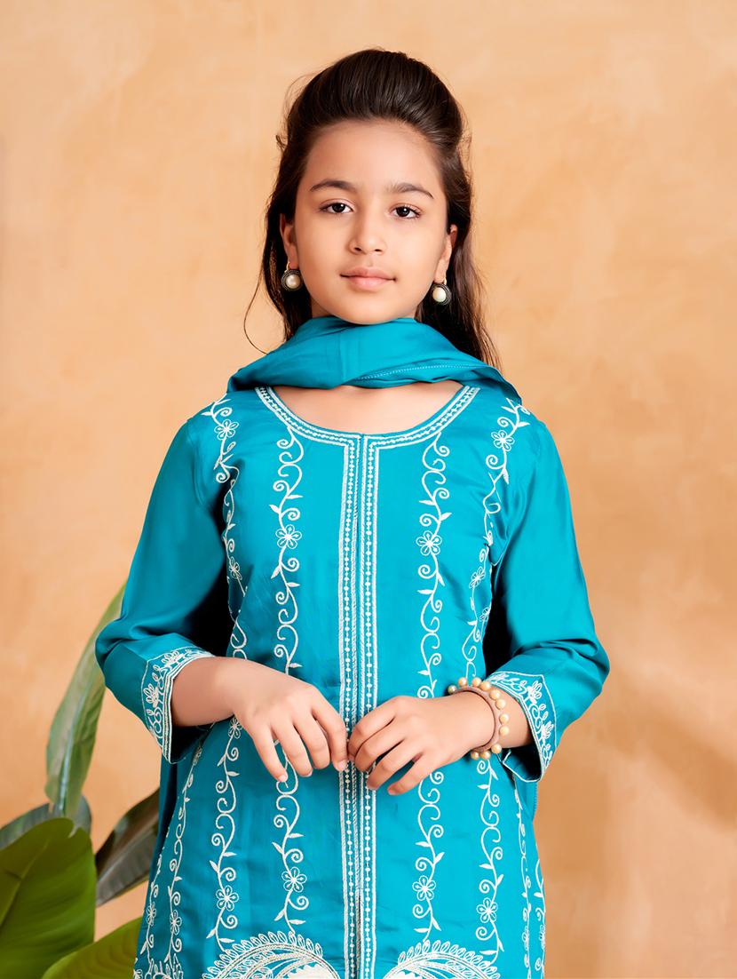 girls embroidered long sleeve kurta and pant set with dupataa - 22012047 - Standard Image - 4