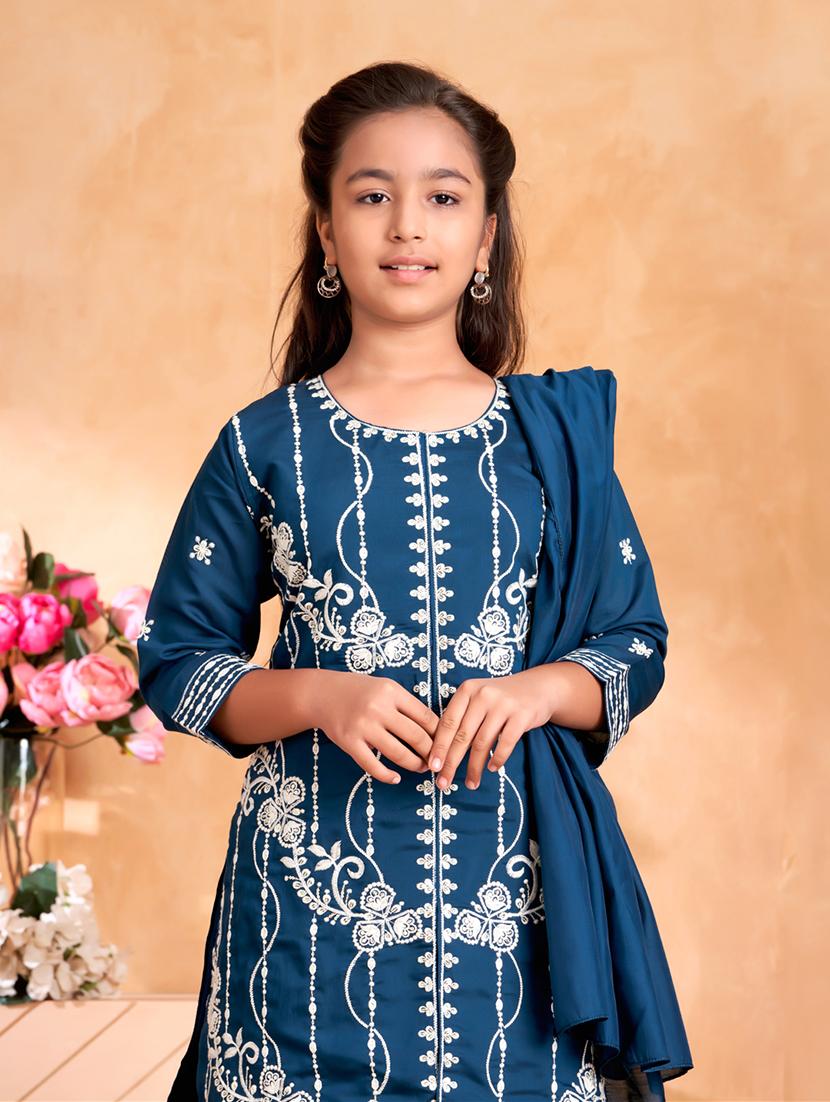 girls embroidered long sleeve kurta and pant set with dupataa - 22012048 - Standard Image - 4