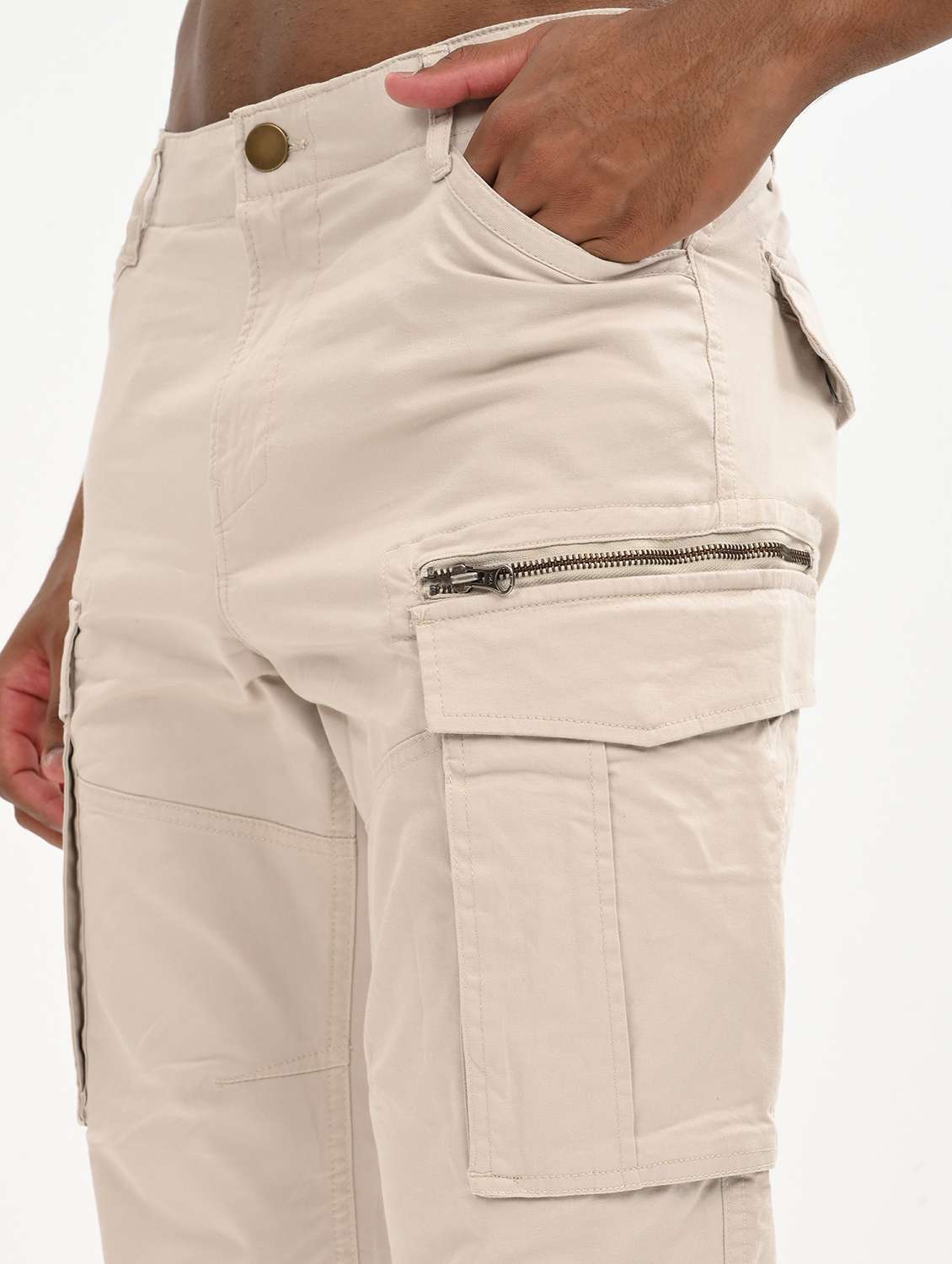 men solid mid rise relaxed fit cargo - 22012857 - Standard Image - 4