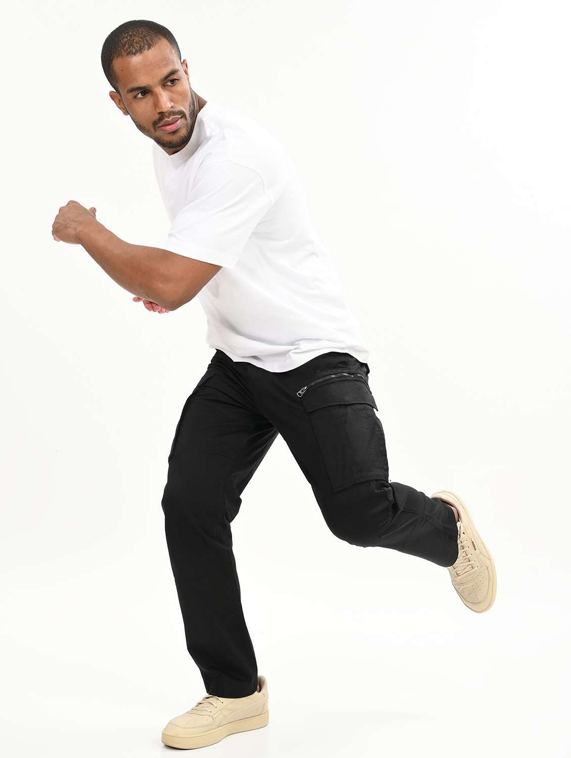 men solid mid rise relaxed fit cargo - 22012861 - Standard Image - 4