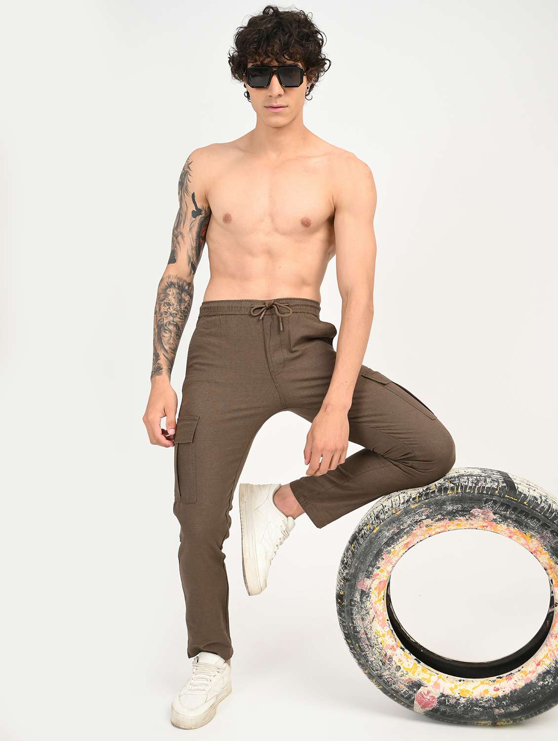 men solid mid rise regular fit cargo - 22012882 - Standard Image - 4