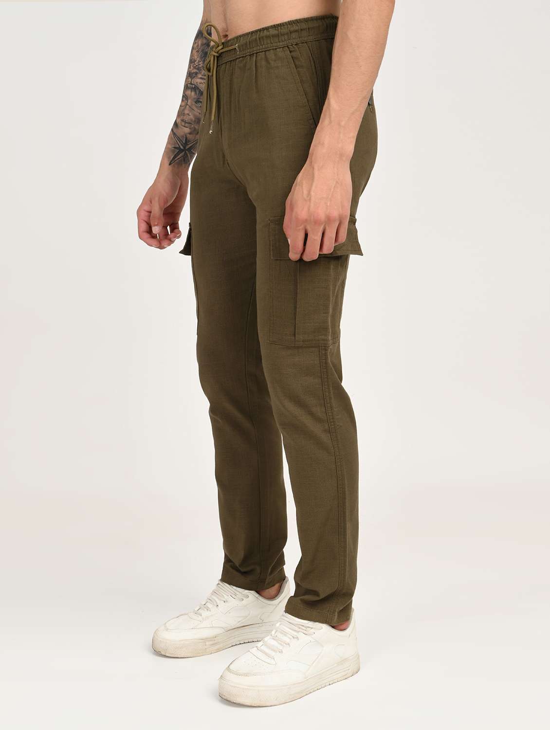 men solid mid rise relaxed fit cargo - 22012884 - Standard Image - 1