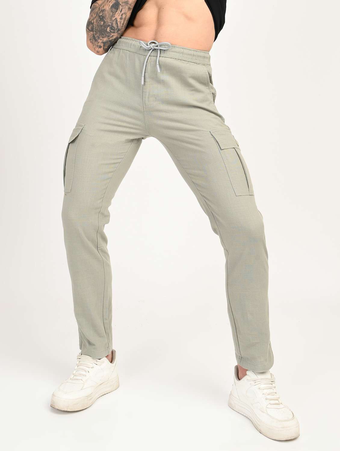 men solid mid rise relaxed fit cargo - 22012886 - Standard Image - 4