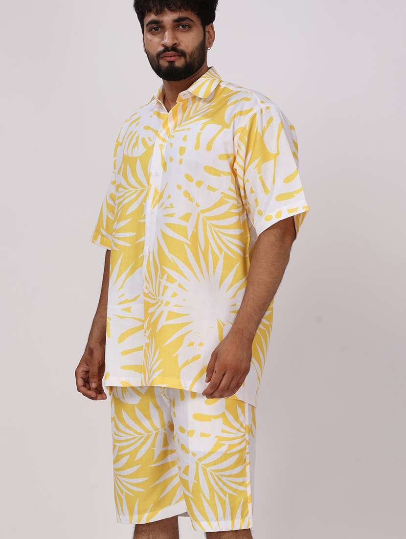 men printed short shorts & shirt co-ords set - 22012956 -  Standard Image - 1