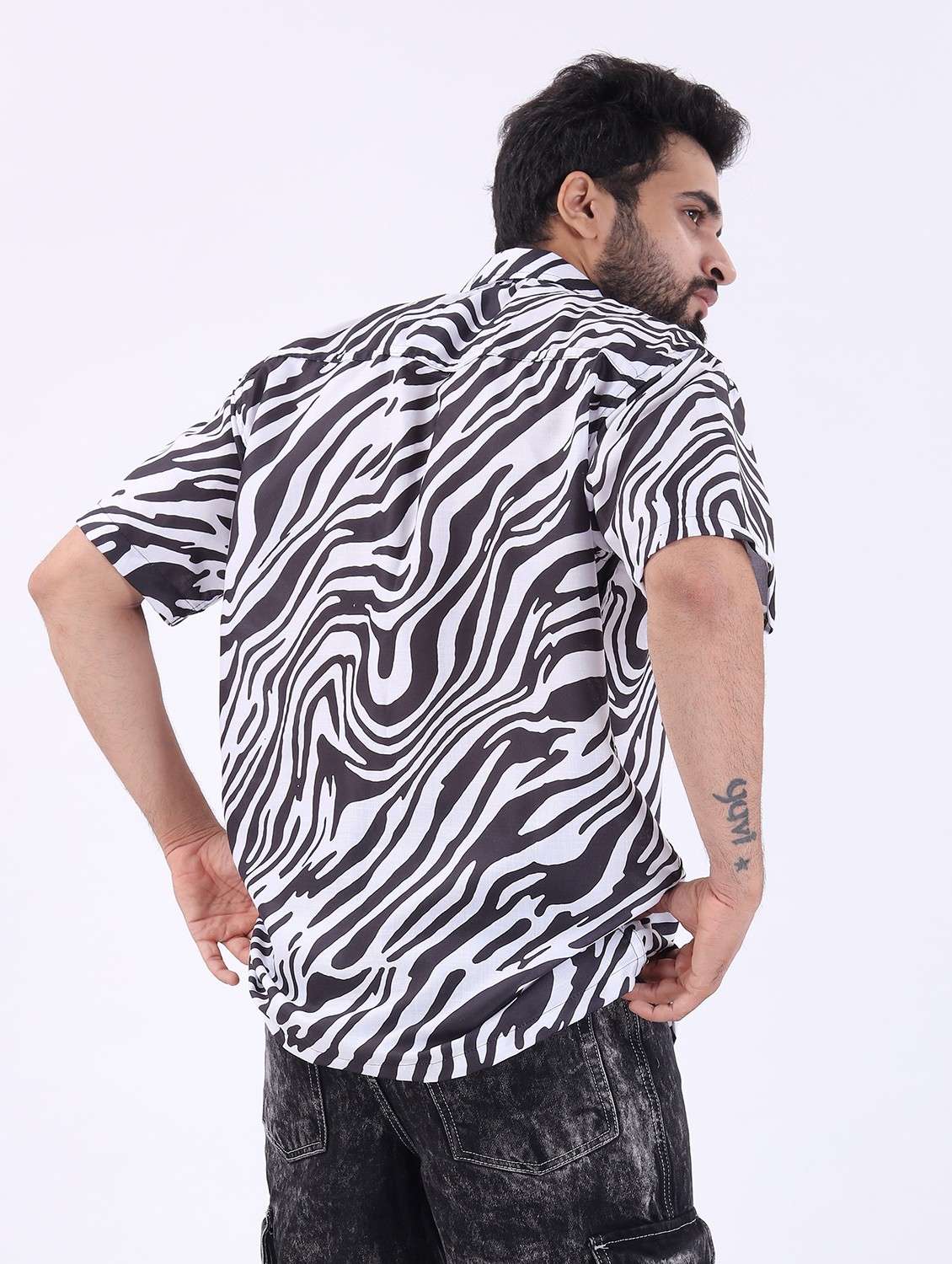 men printed short sleeve oversized casual shirt - 22013151 -  Standard Image - 1