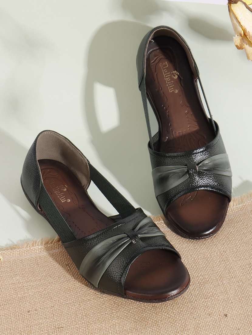 women solid peep toe slip on ballerina