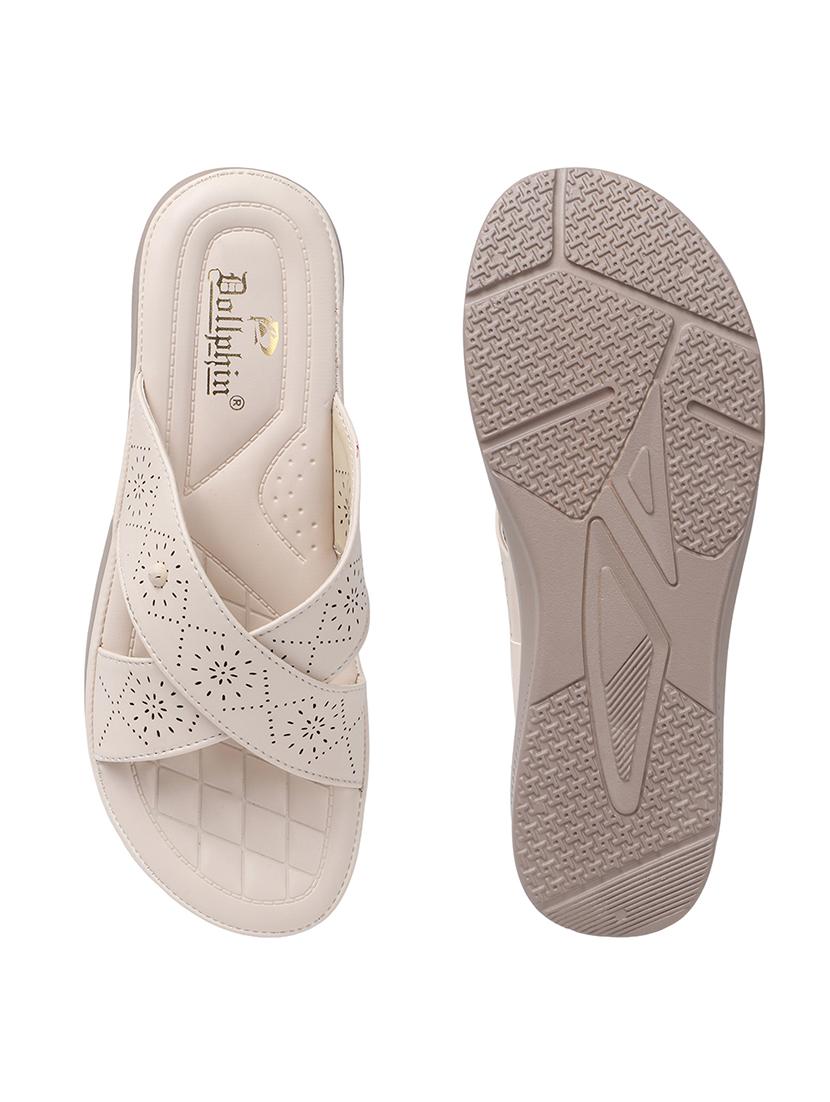 women solid slip on flats - 22013281 - Standard Image - 4