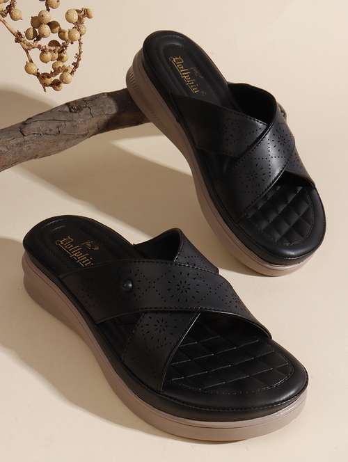 women solid slip on flats - 22013283 - Standard Image - 0