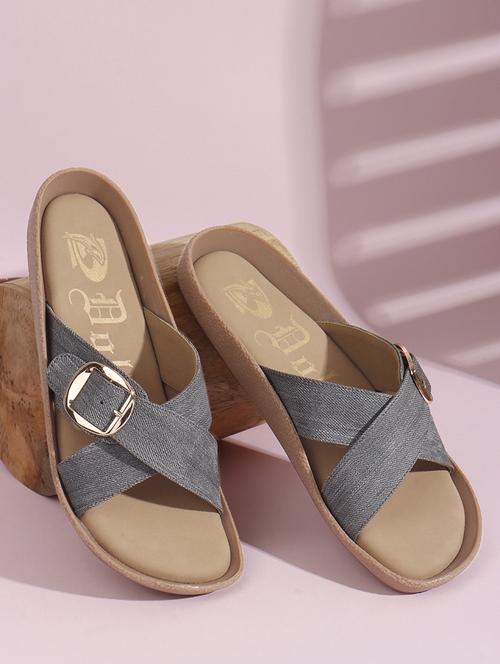 women solid slip on flats - 22013297 - Standard Image - 0