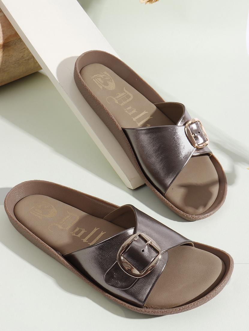women solid slip on flats - 22013301 - Zoom Image - 0