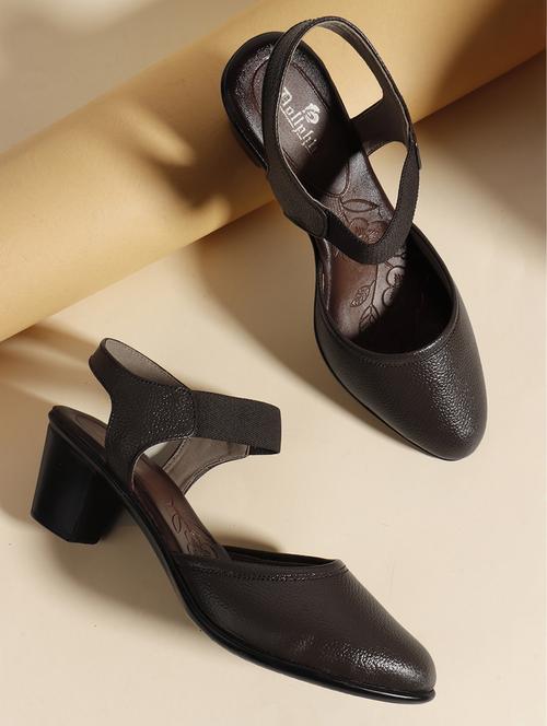 women solid back strap sandal - 22013336 - Standard Image - 0