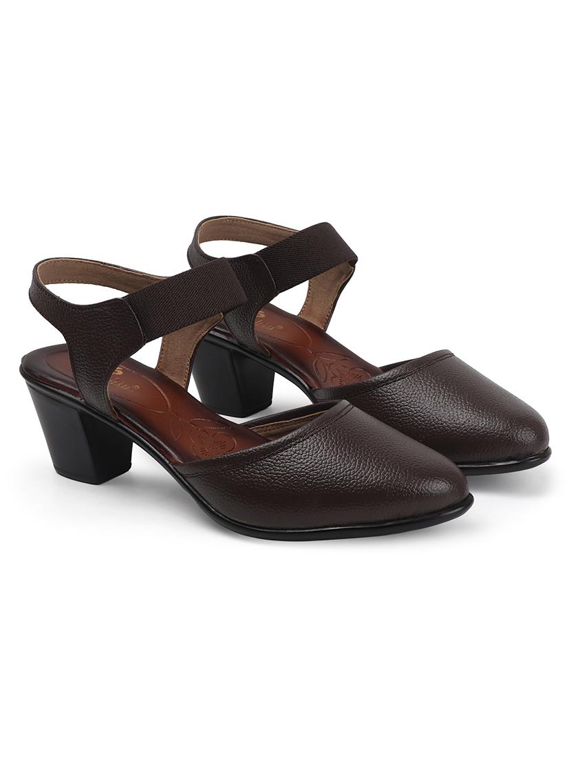 women solid back strap sandal - 22013336 - Standard Image - 4