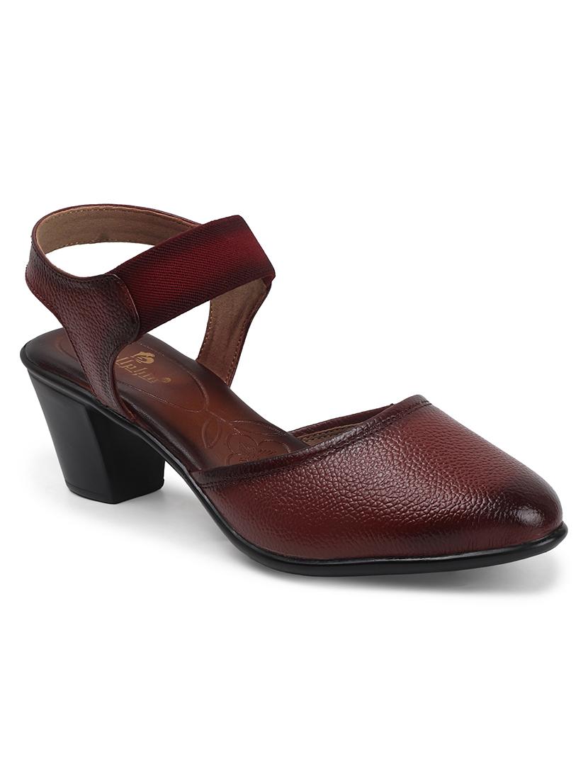 women solid back strap sandal - 22013337 - Standard Image - 4