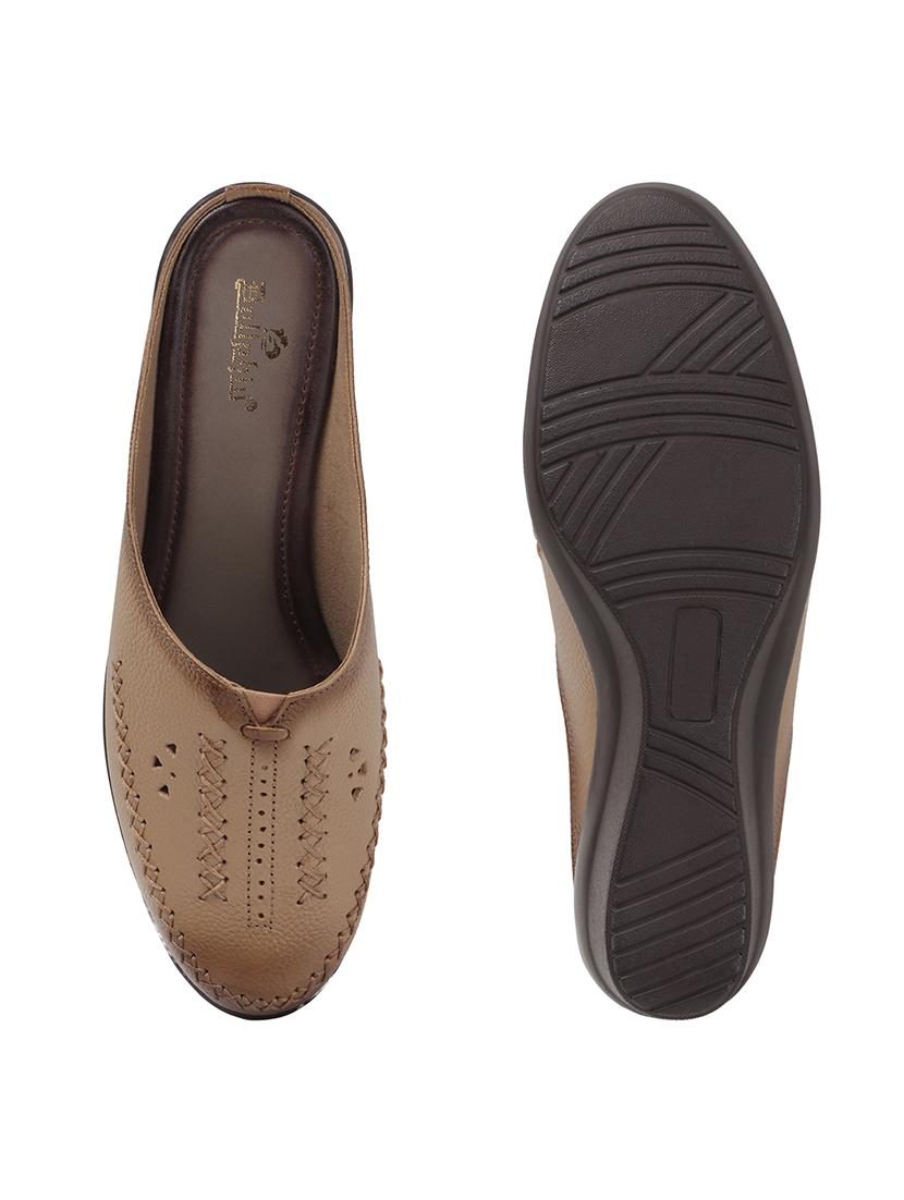 women solid slip on wedge mule - 22013341 - Standard Image - 4