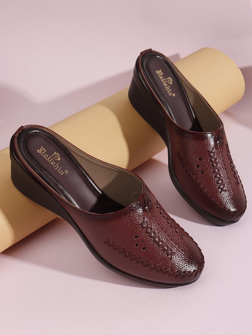 women solid slip on wedge mule - 22013342 - Zoom Image - 0