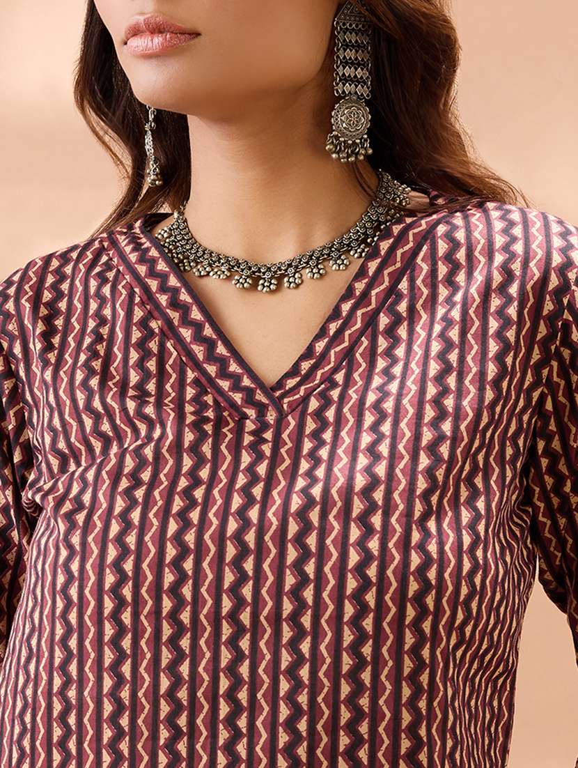 globus women maroon geometric print v-neck calf length straight kurta & pant set - 22013348 -  Standard Image - 4