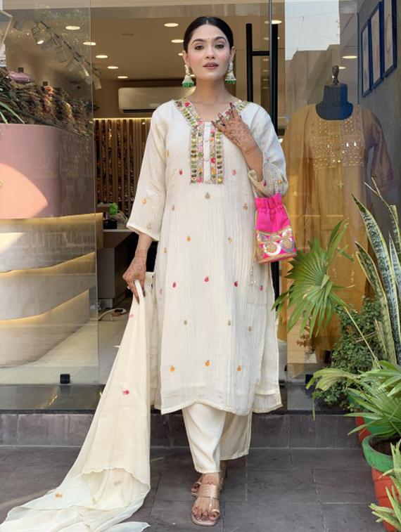 women embroidered three quarter sleeve kurta pant with dupatta set - 22014130 - Standard Image - 4