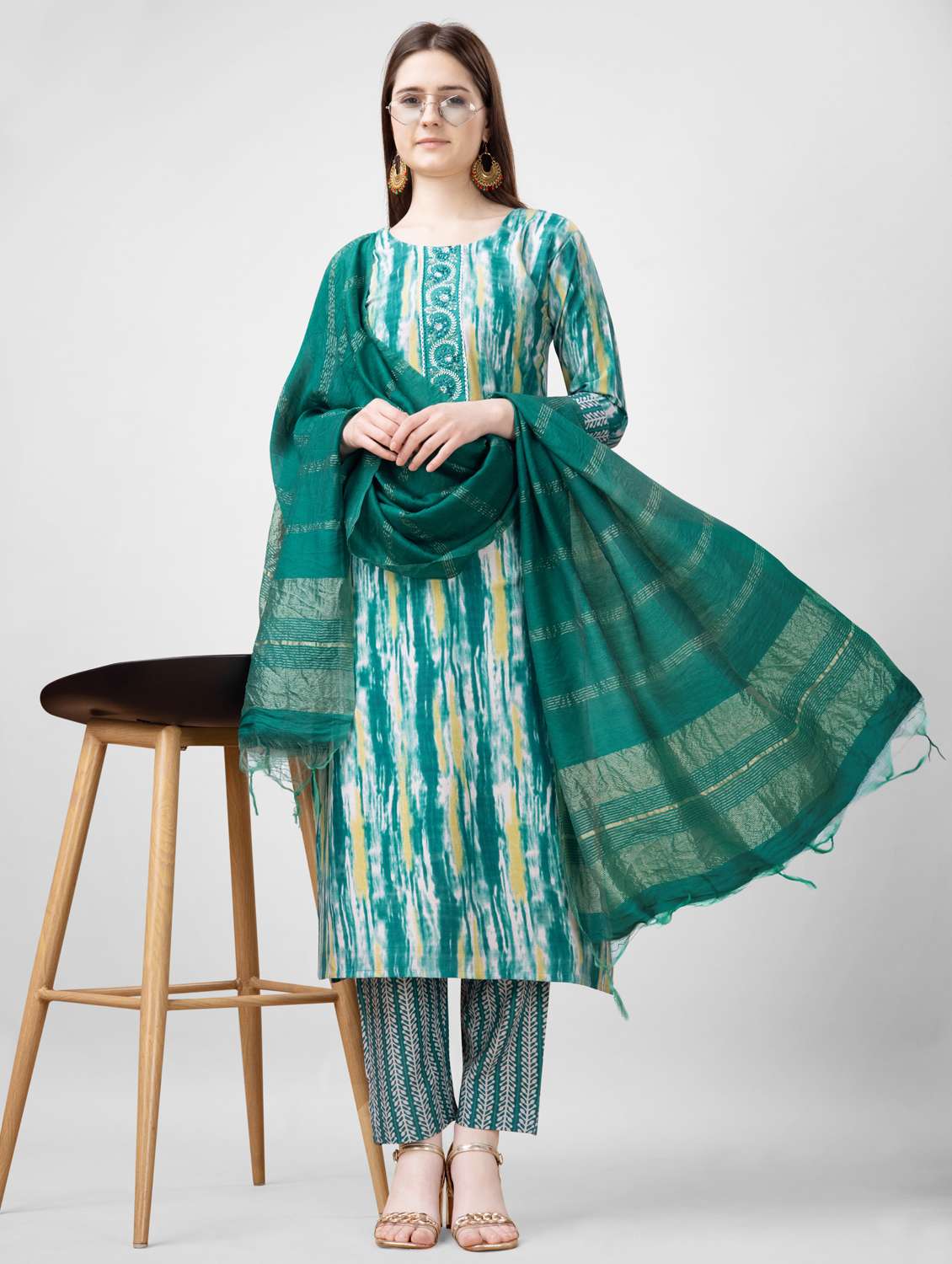 women printed three quarter sleeve kurta pant with dupatta set