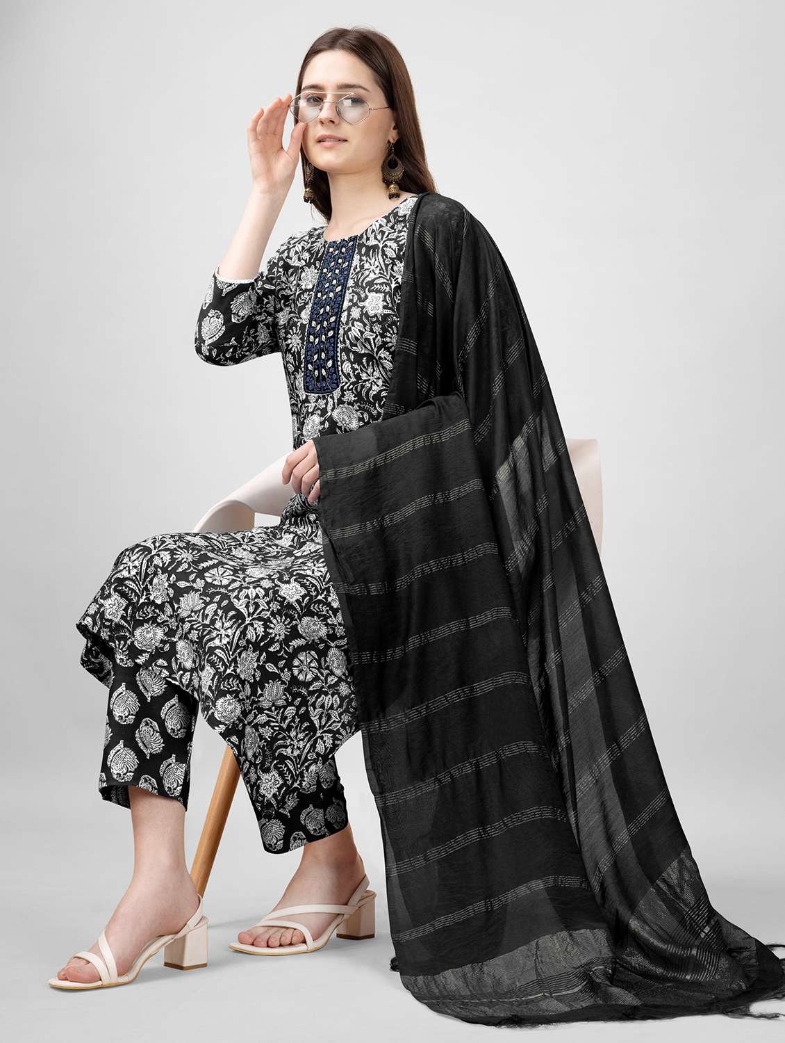 women floral three quarter sleeve kurta pant with dupatta set - 22014179 - Standard Image - 1
