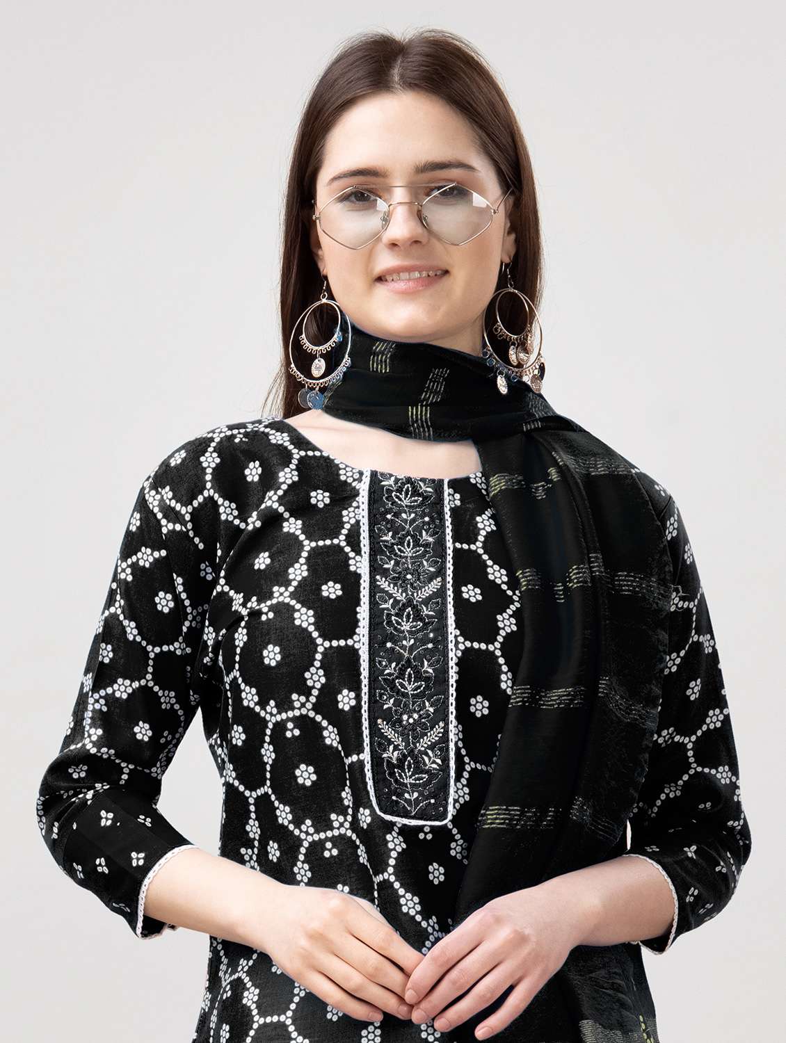 women three quarter sleeve kurta pant with dupatta set - 22014189 - Standard Image - 4