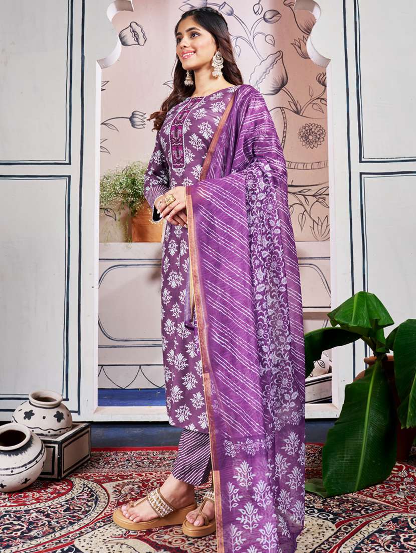 women three quarter sleeve kurta pant with dupatta set - 22014204 -  Standard Image - 1