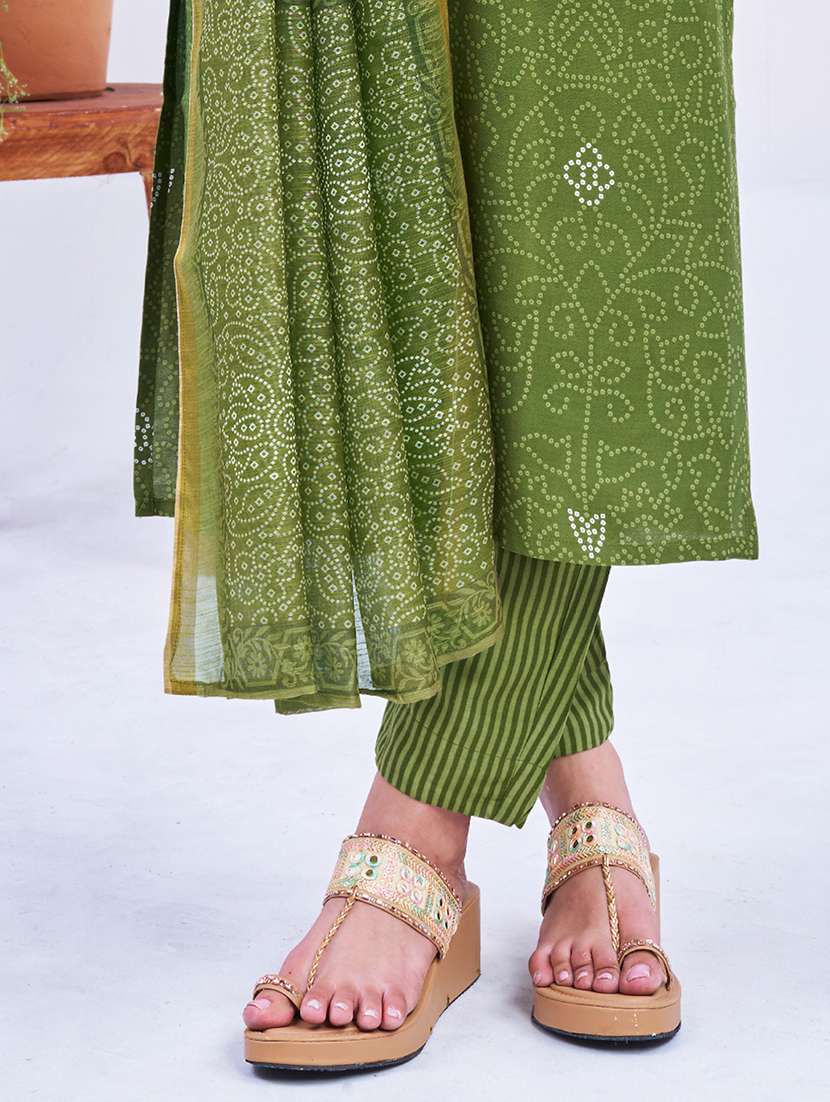 women three quarter sleeve kurta pant with dupatta set - 22014207 -  Standard Image - 4