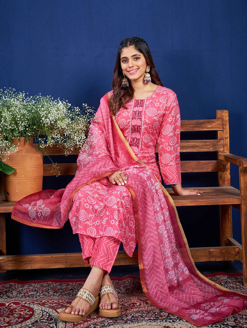 women three quarter sleeve kurta pant with dupatta set - 22014209 - Standard Image - 1