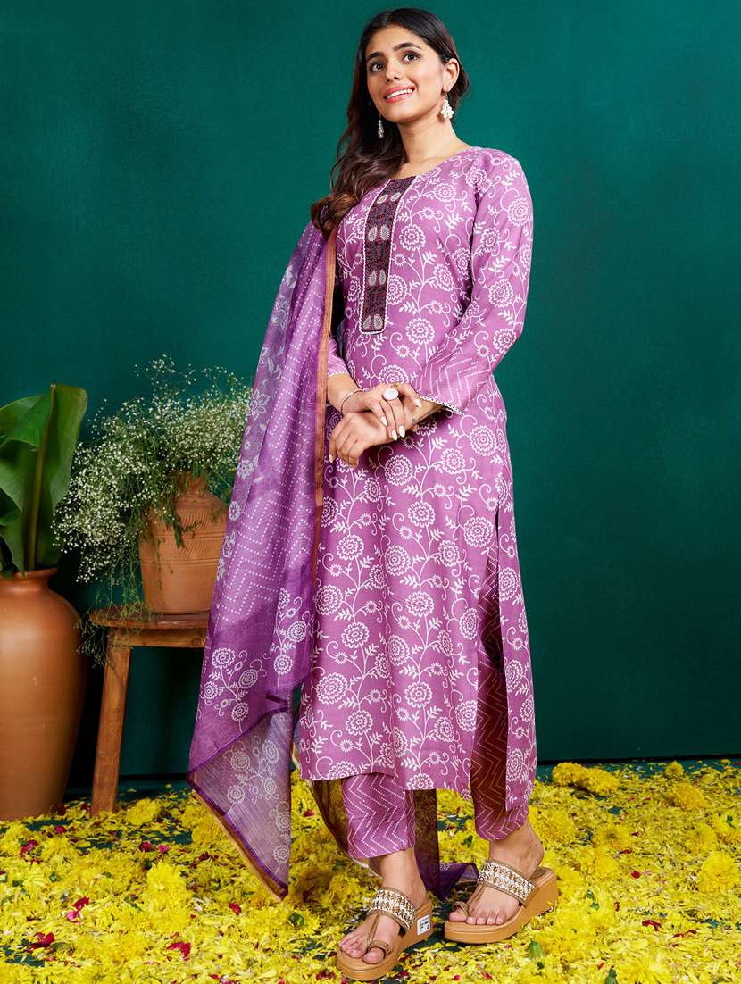 women three quarter sleeve kurta pant with dupatta set - 22014211 - Standard Image - 1