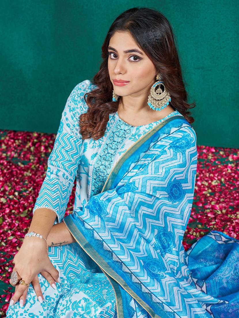 women three quarter sleeve kurta pant with dupatta set - 22014214 - Standard Image - 4