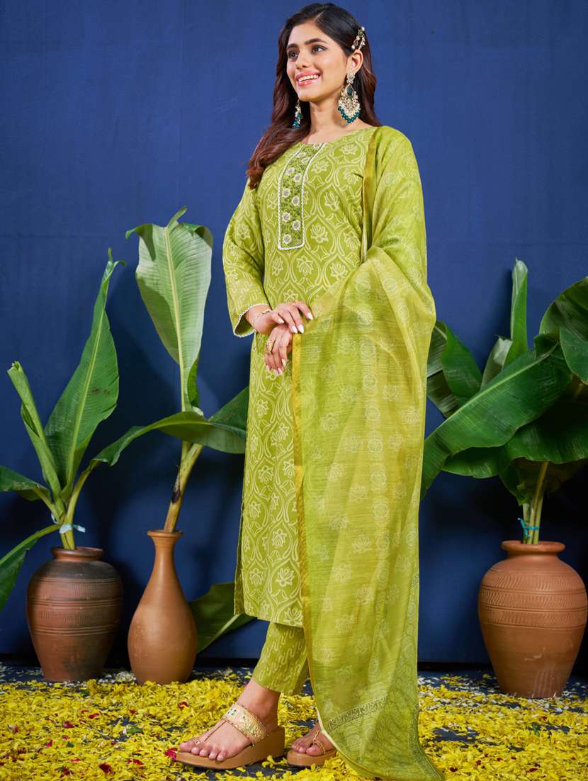 women printed three quarter sleeve kurta pant with dupatta set - 22014222 - Standard Image - 1