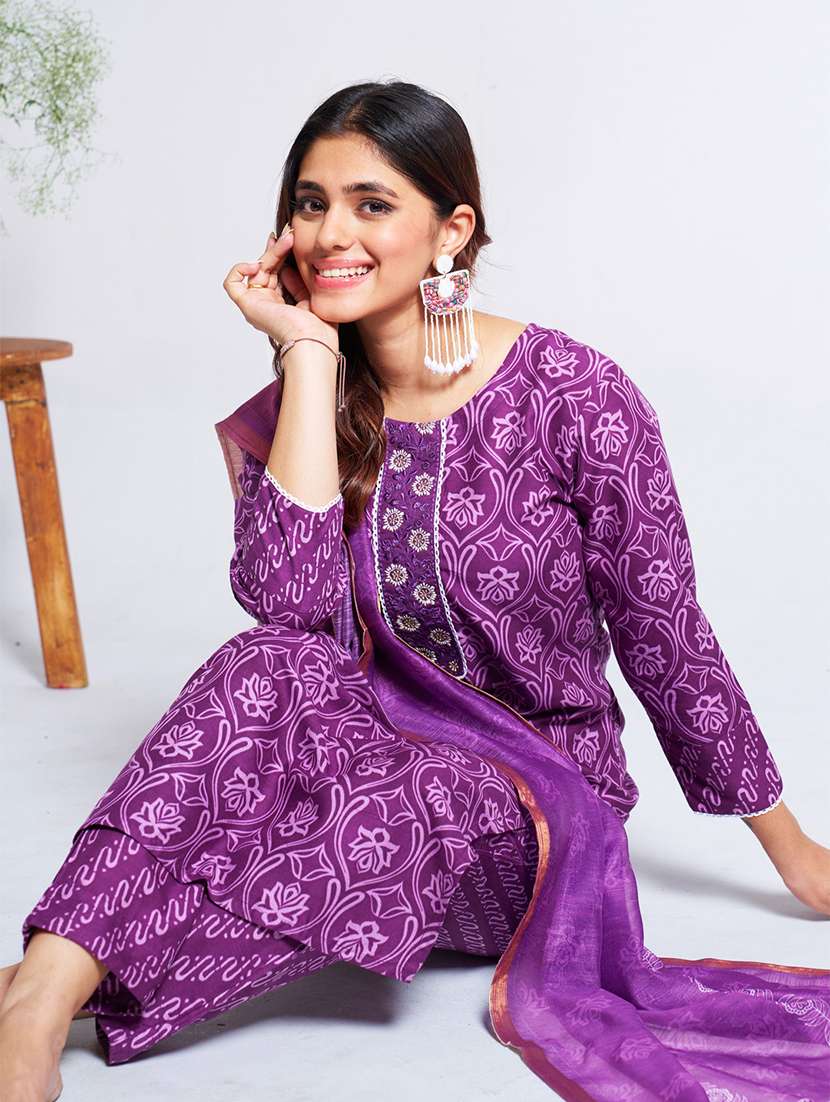 women printed three quarter sleeve kurta pant with dupatta set - 22014223 -  Standard Image - 4