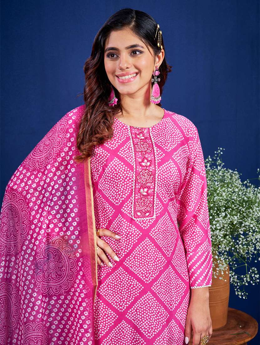 women printed three quarter sleeve kurta pant with dupatta set - 22014226 -  Standard Image - 1