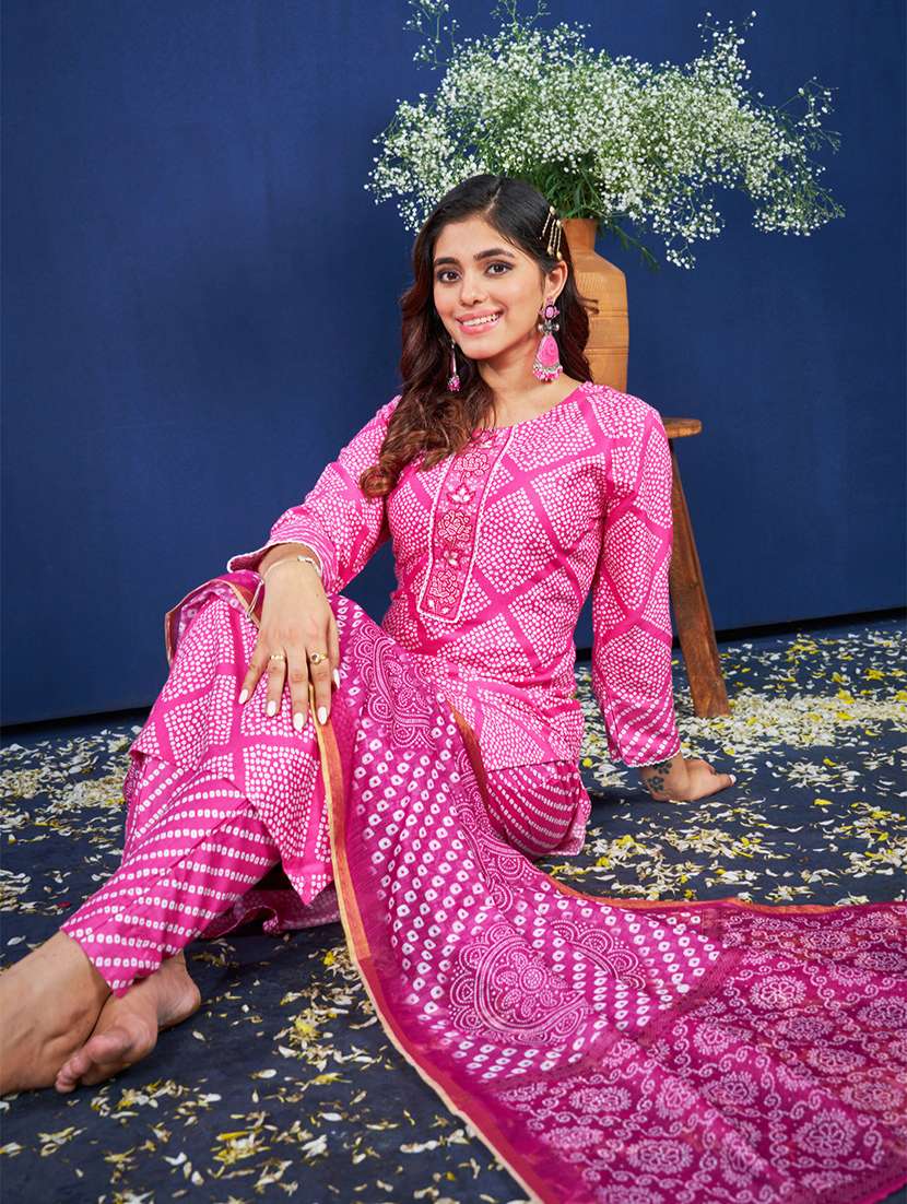 women printed three quarter sleeve kurta pant with dupatta set - 22014226 - Standard Image - 4