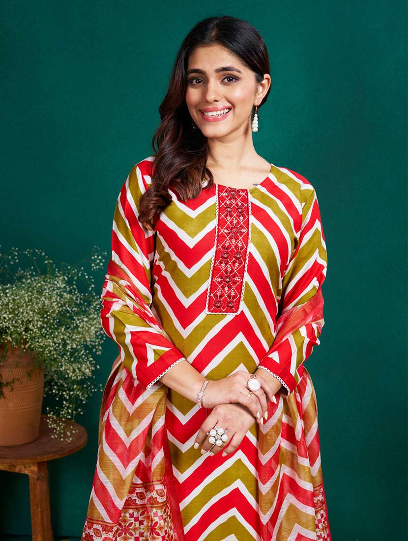 women printed three quarter sleeve kurta pant with dupatta set - 22014229 - Standard Image - 1