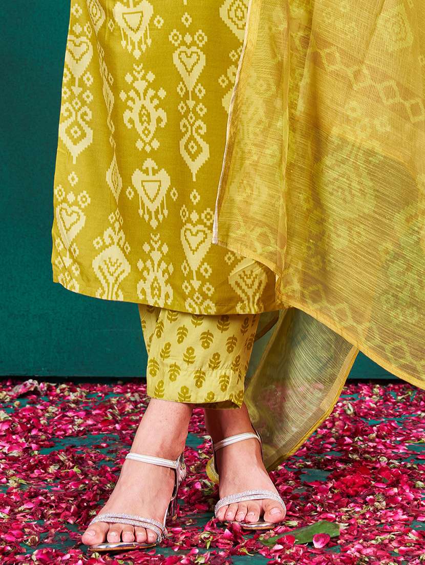 women printed three quarter sleeve kurta pant with dupatta set - 22014231 -  Standard Image - 4