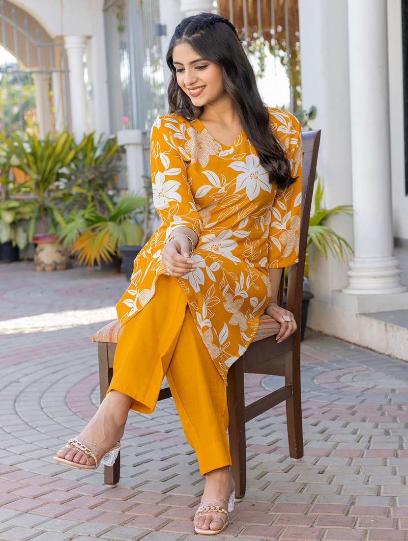 women printed three quarter sleeve kurta and pant  set - 22014253 -  Standard Image - 4