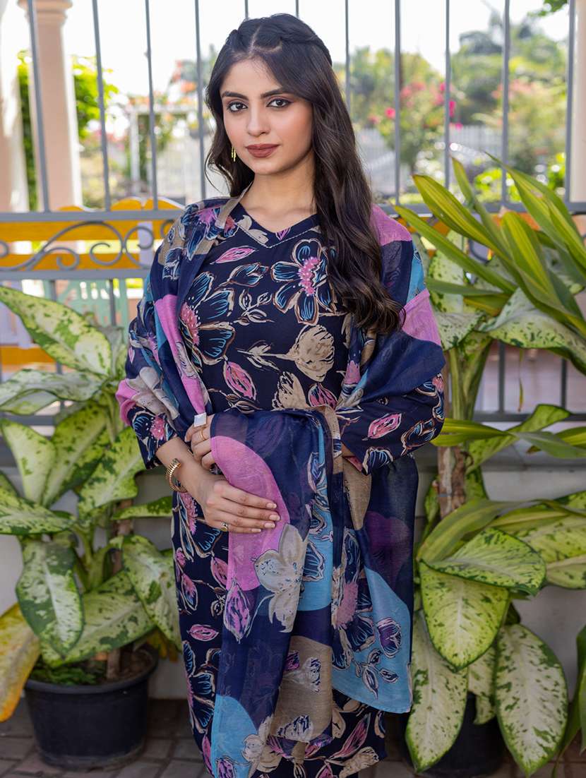 women three quarter sleeve kurta pant with dupatta set - 22014255 -  Standard Image - 1