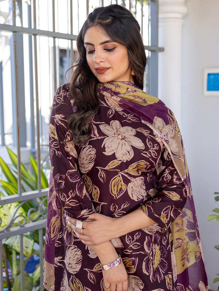 women three quarter sleeve kurta pant with dupatta set - 22014256 -  Standard Image - 4